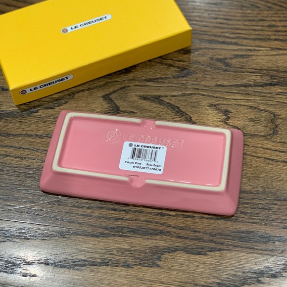 New Le Creuset Yakumi Plate Rose Quartz - Picture 3 of 6